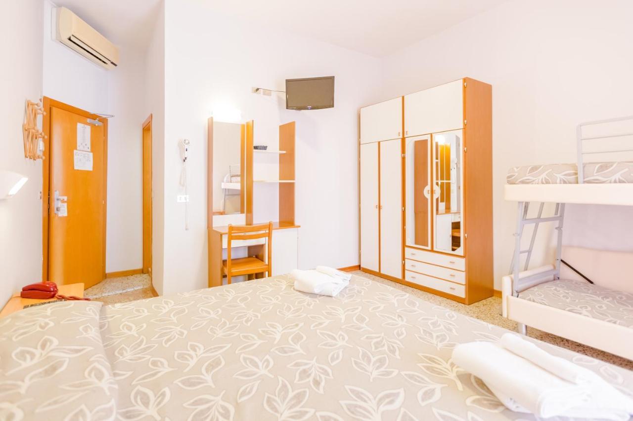 Hotel Bagli リミニ エクステリア 写真