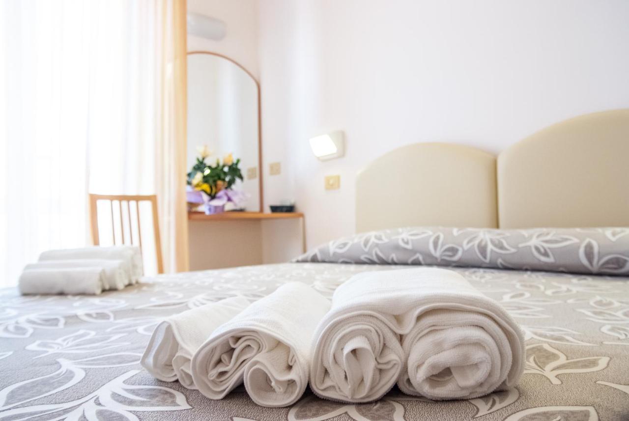 Hotel Bagli リミニ エクステリア 写真