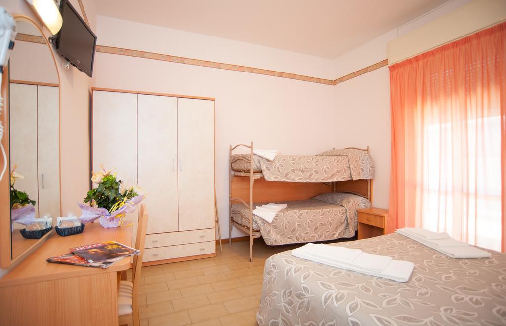 Hotel Bagli リミニ 部屋 写真